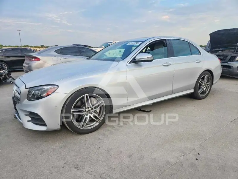 2017 Mercedes Benz E-Class фото