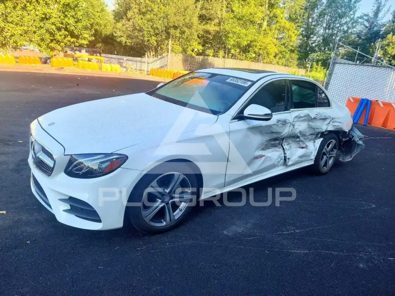 2017 Mercedes Benz E-Class фото