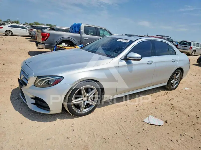 2017 Mercedes Benz E-Class фото