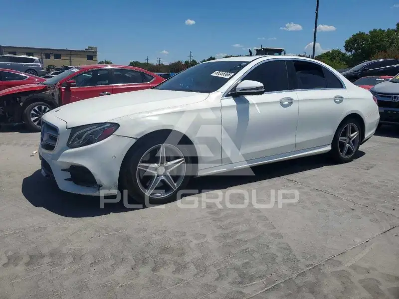 2017 Mercedes Benz E-Class фото