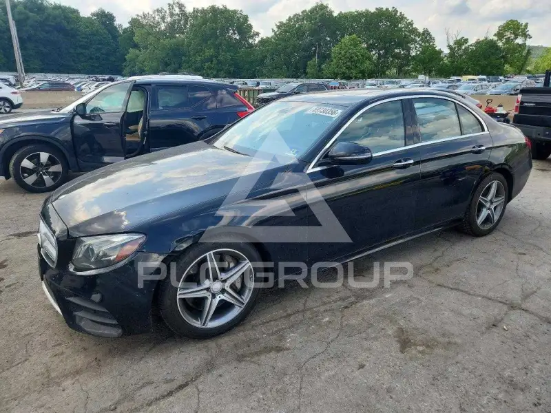 2017 Mercedes Benz E-Class фото