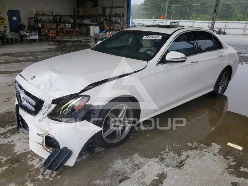 2017 Mercedes Benz E-Class фото