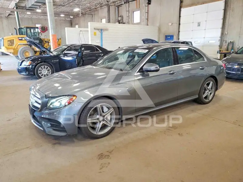 2017 Mercedes Benz E-Class фото