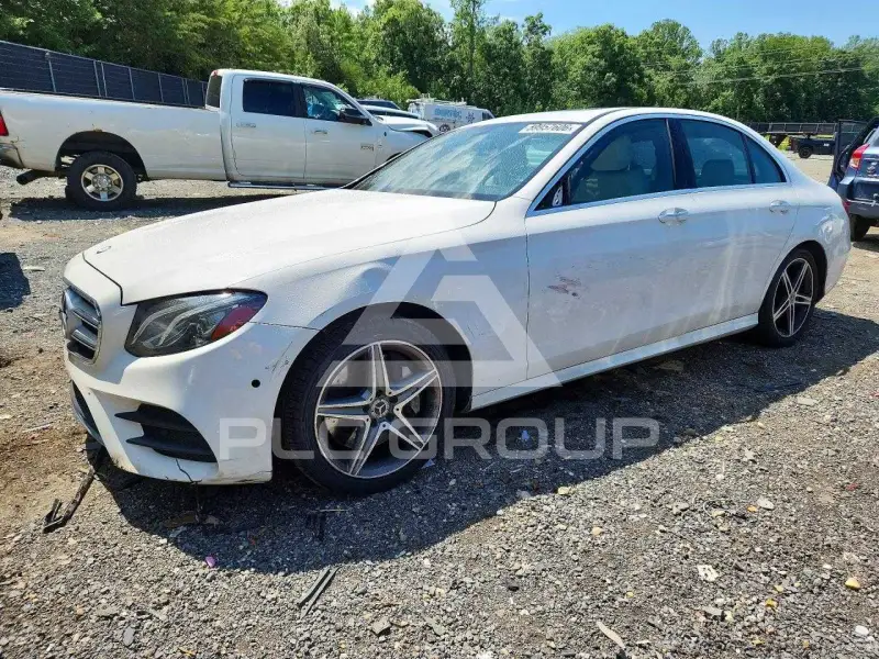 2017 Mercedes Benz E-Class фото
