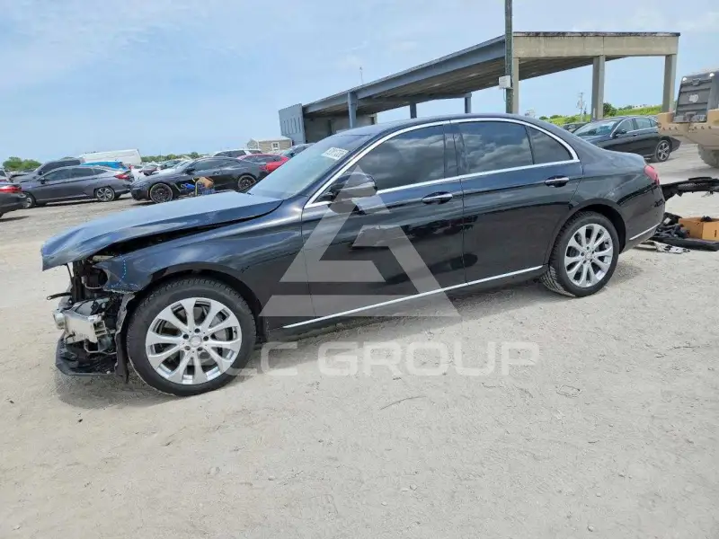 2017 Mercedes Benz E-Class photo