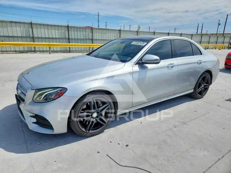 2017 Mercedes Benz E-Class фото
