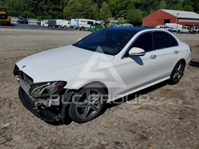 2017 Mercedes Benz E-Class фото