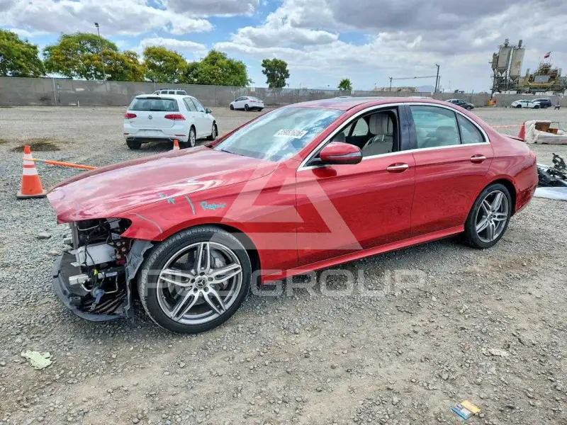 2017 Mercedes Benz E-Class фото