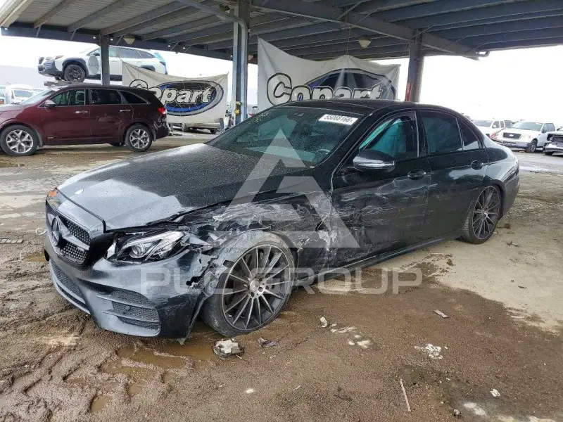 2017 Mercedes Benz E-Class фото