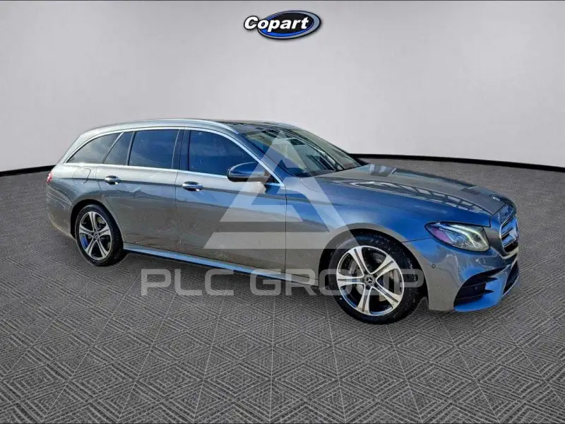 2017 Mercedes Benz E-Class фото