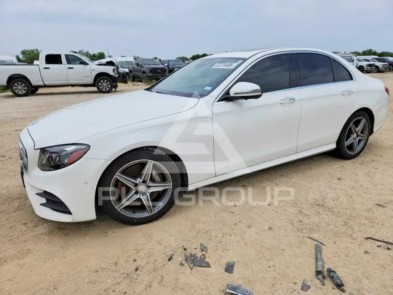 2017 Mercedes Benz E-Class фото
