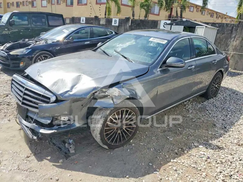 2017 Mercedes Benz E-Class photo