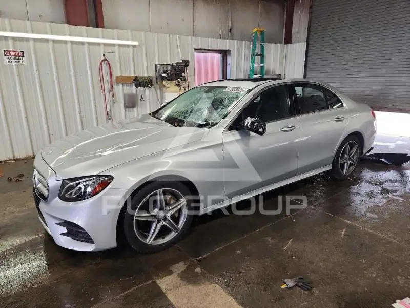 2017 Mercedes Benz E-Class фото