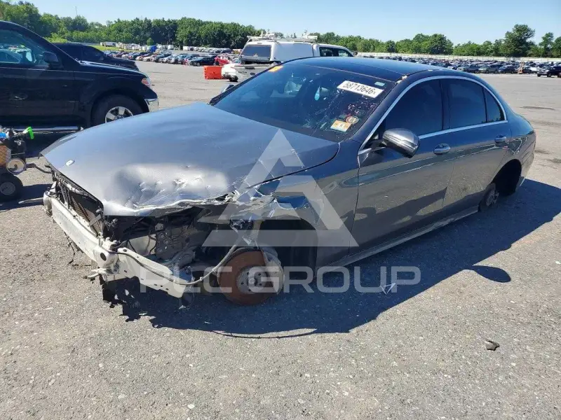 2017 Mercedes Benz E-Class photo