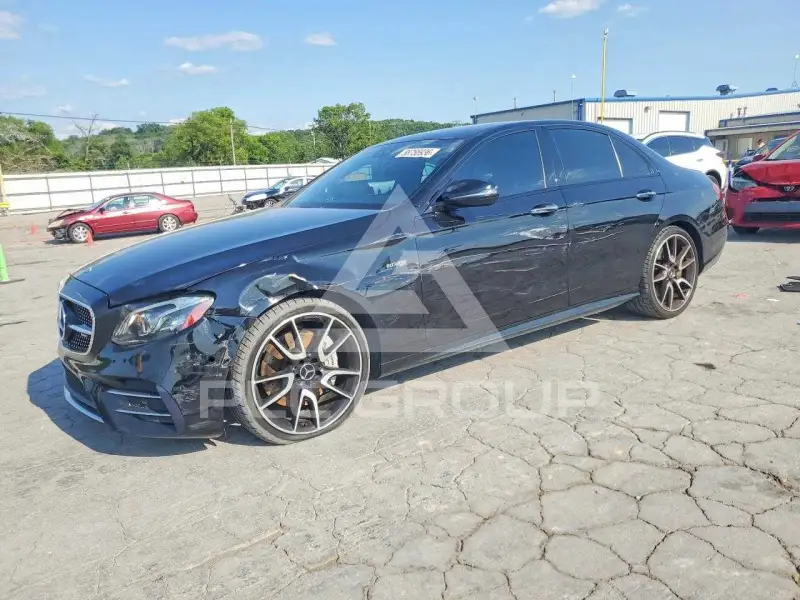 2017 Mercedes Benz E-Class фото