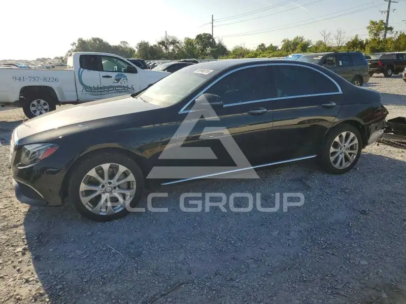 2017 Mercedes Benz E-Class фото