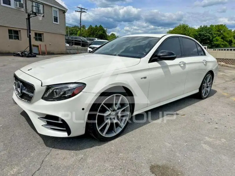 2017 Mercedes Benz E-Class photo