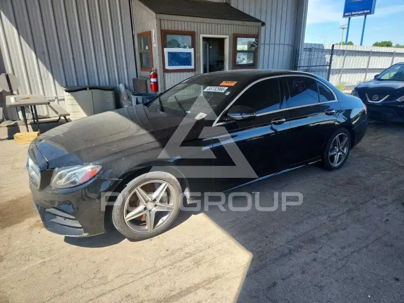 2017 Mercedes Benz E-Class фото