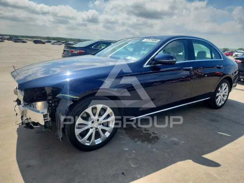2017 Mercedes Benz E-Class фото