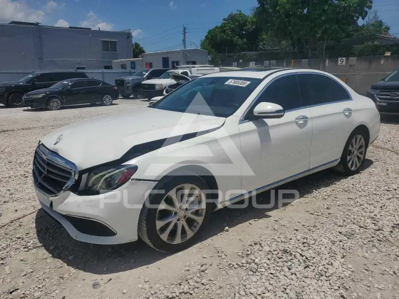 2017 Mercedes Benz E-Class фото