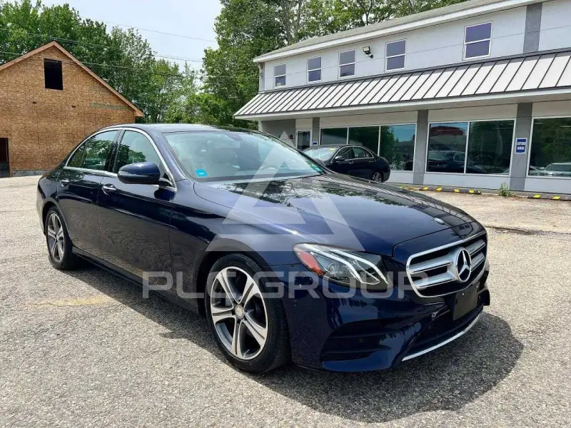 2017 Mercedes Benz E-Class фото