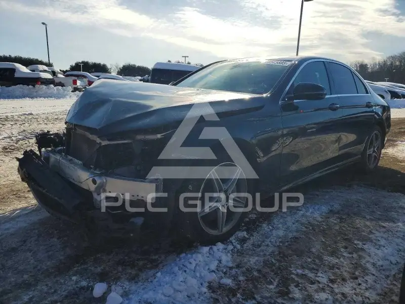 2017 Mercedes Benz E-Class фото