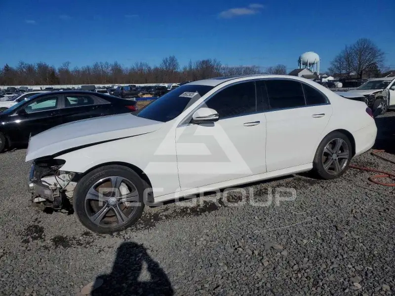 2017 Mercedes Benz E-Class фото