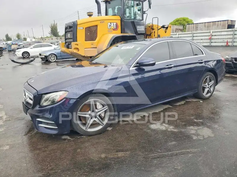 2017 Mercedes Benz E-Class фото