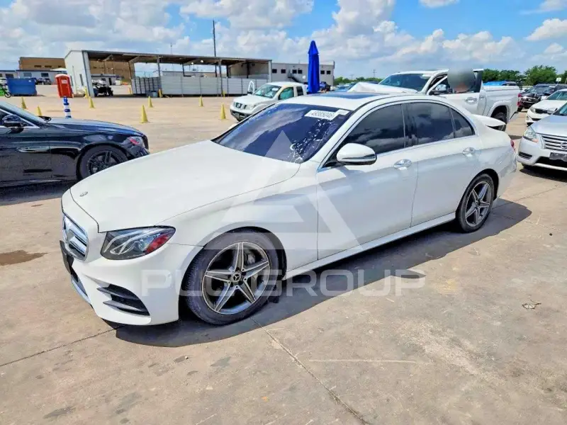 2017 Mercedes Benz E-Class фото