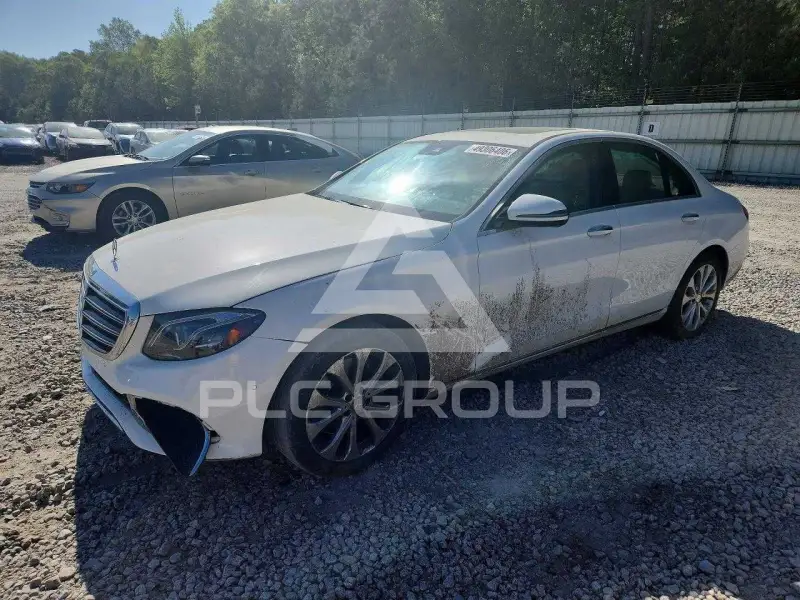 2017 Mercedes Benz E-Class фото