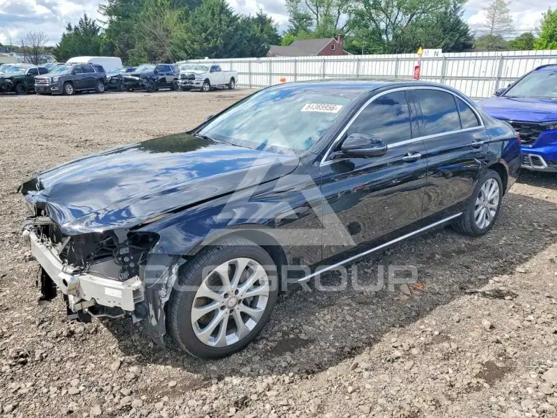 2017 Mercedes Benz E-Class фото