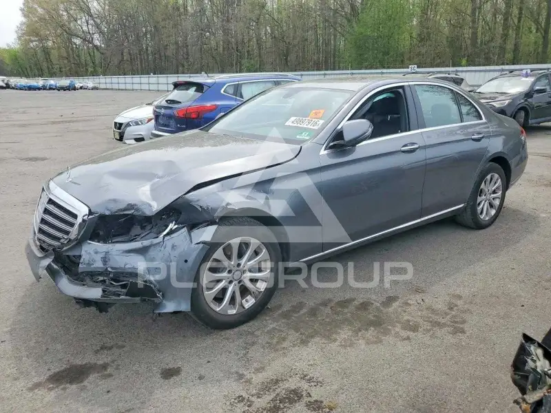 2017 Mercedes Benz E-Class фото