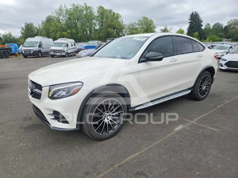 2017 Mercedes Benz GLC-Class фото