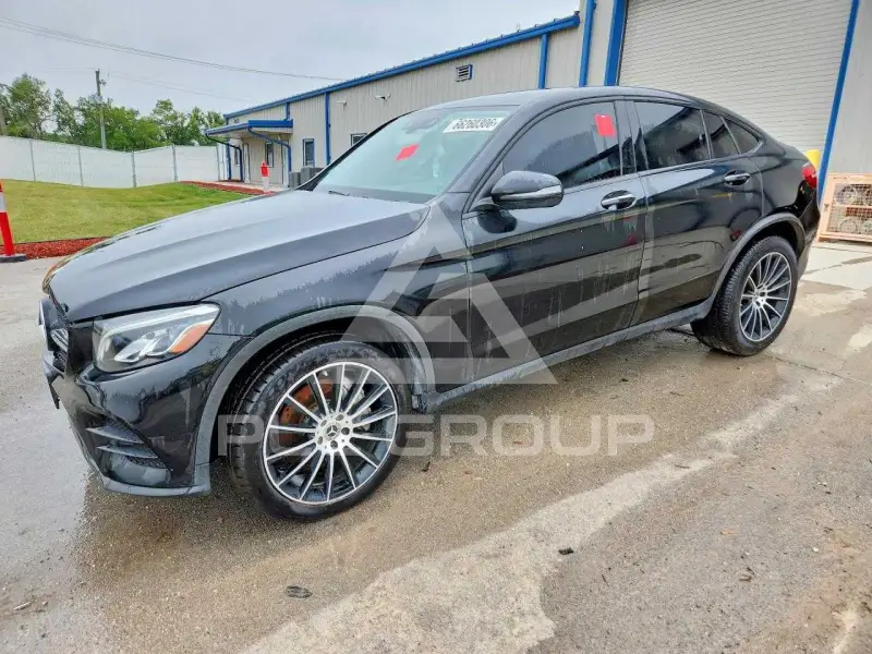 2017 Mercedes Benz GLC-Class фото