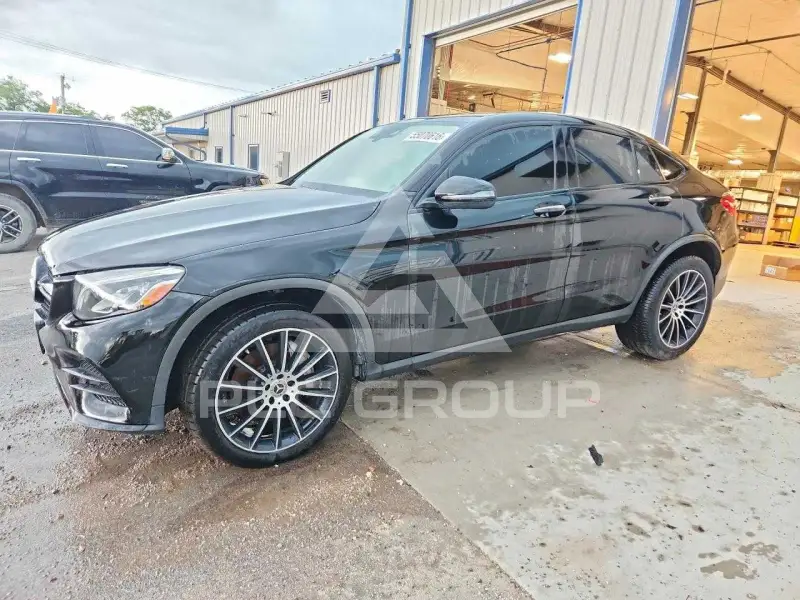 2017 Mercedes Benz GLC-Class фото