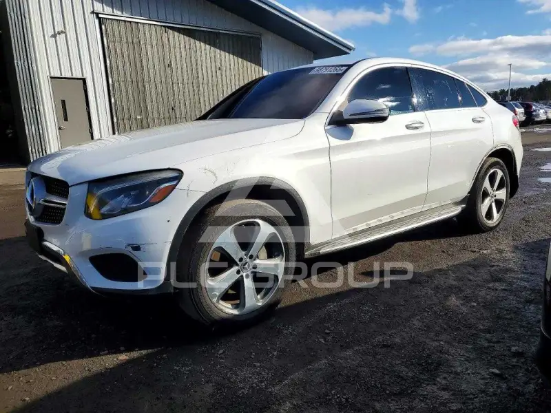 2017 Mercedes Benz GLC-Class фото