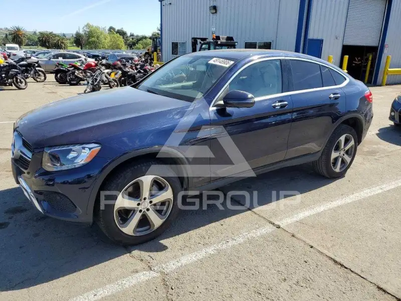 2017 Mercedes Benz GLC-Class фото