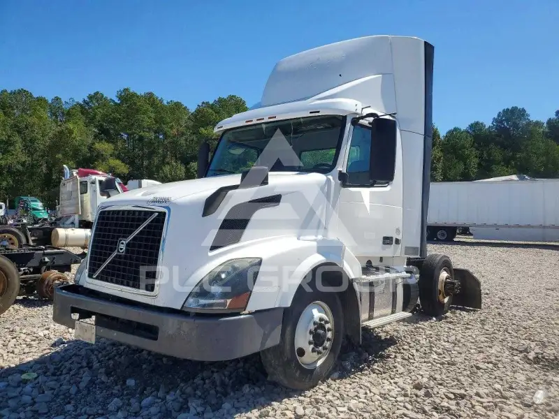 2017 Volvo VNL фото
