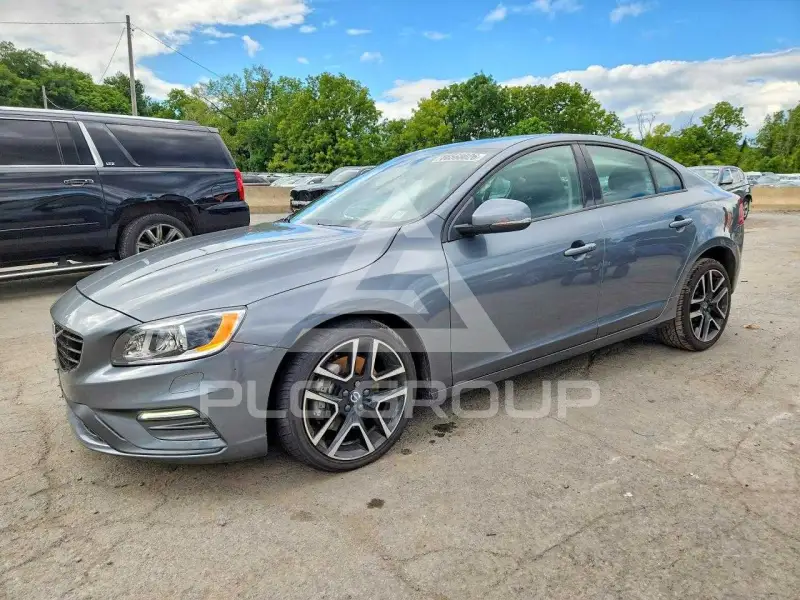 2017 Volvo S60 photo