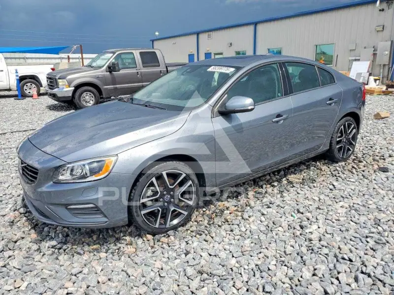 2017 Volvo S60 photo