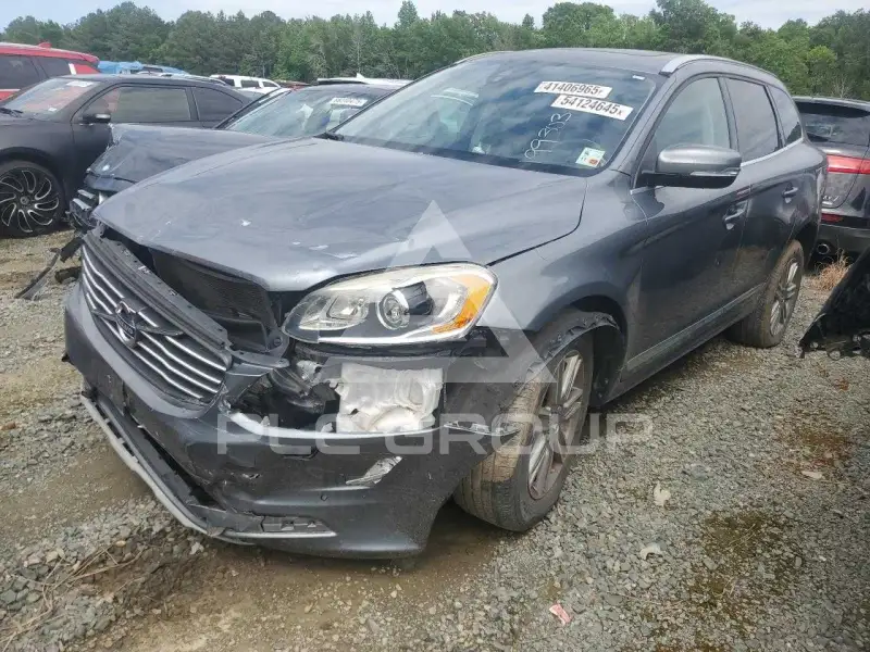2017 Volvo XC60 фото