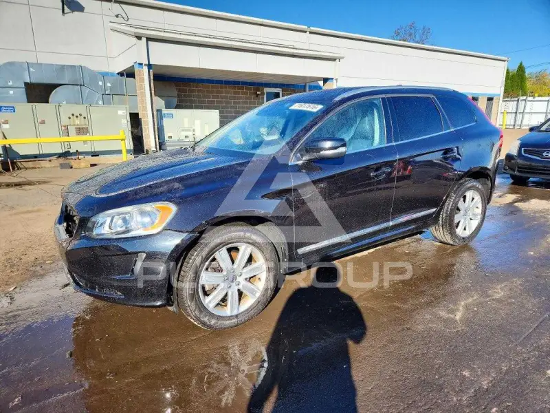 2017 Volvo XC60 photo