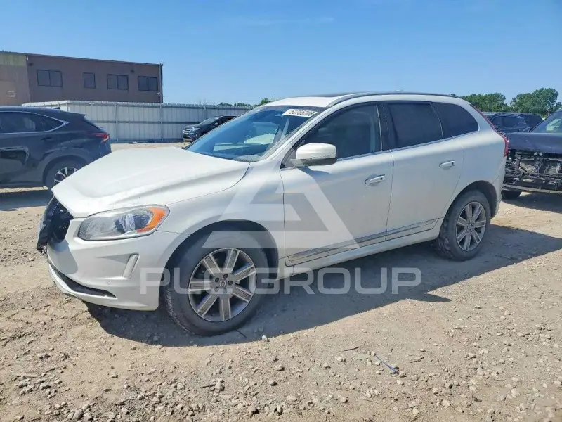 2017 Volvo XC60 фото