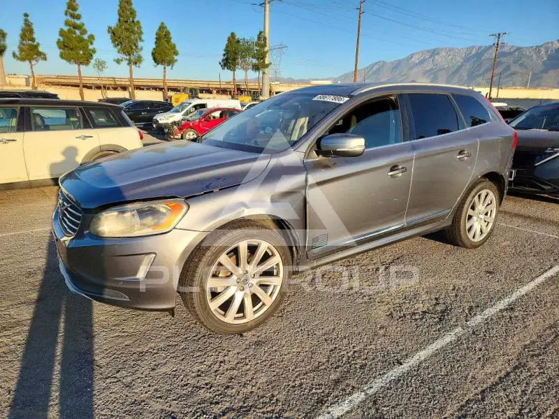 2017 Volvo XC60 photo