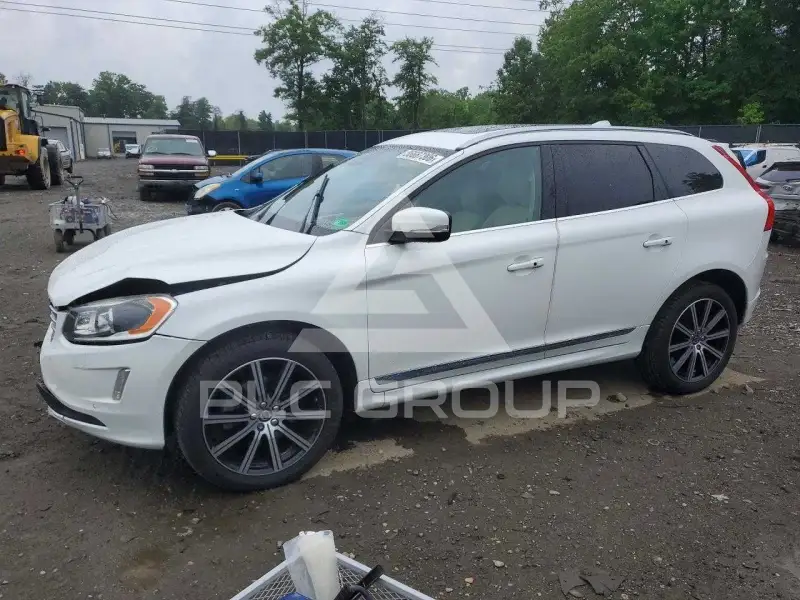 2017 Volvo XC60 фото