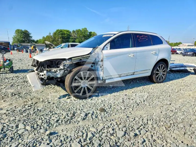 2017 Volvo XC60 фото
