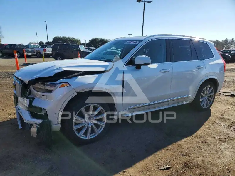 2017 Volvo XC90 photo