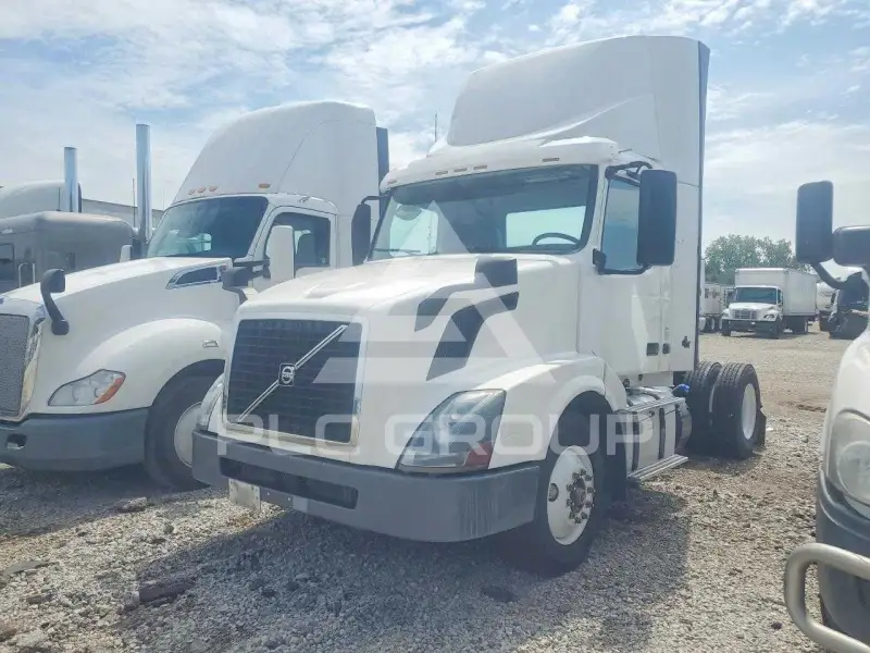 2017 Volvo VNL photo