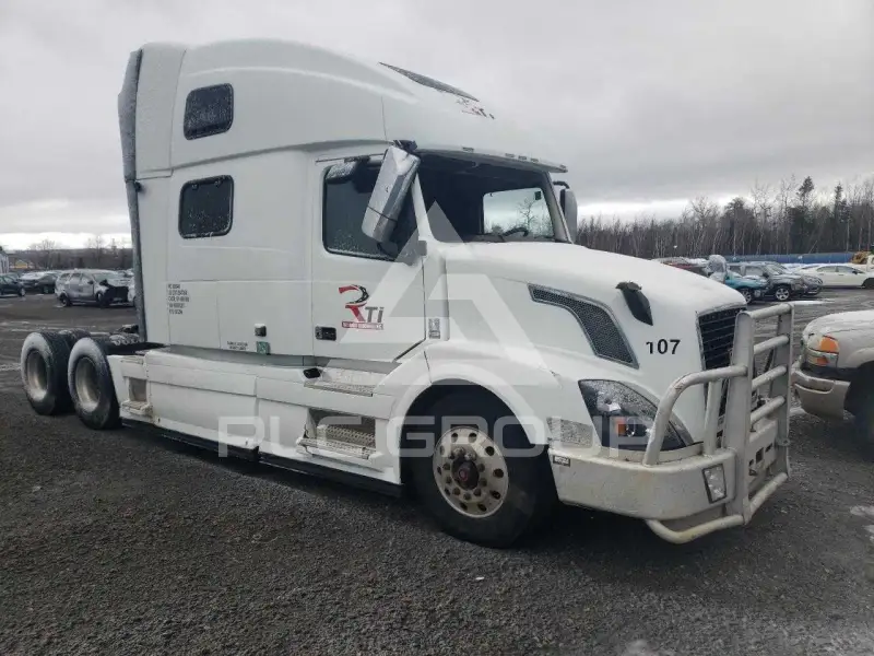 2017 Volvo VNL photo