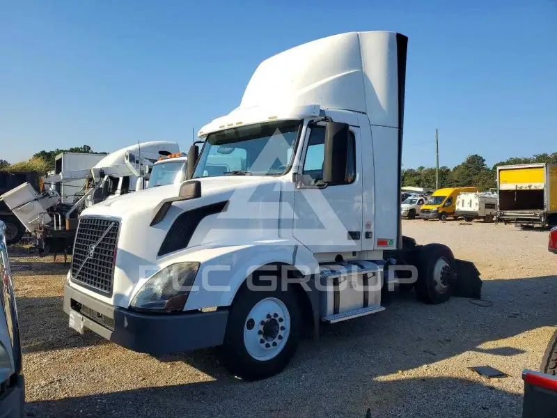 2017 Volvo VNL фото